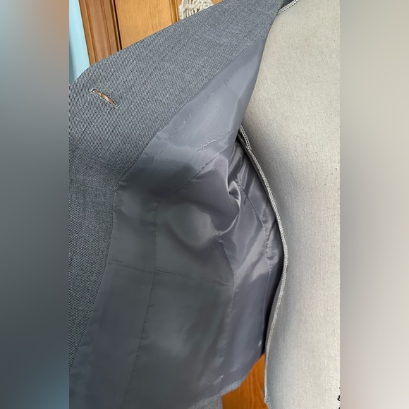 Soft Gray Blazer - Picture 2 of 4